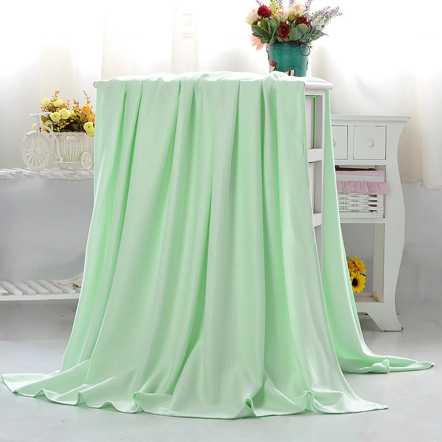 Bamboo Cooling Blanket – Ultra Light & Breathable